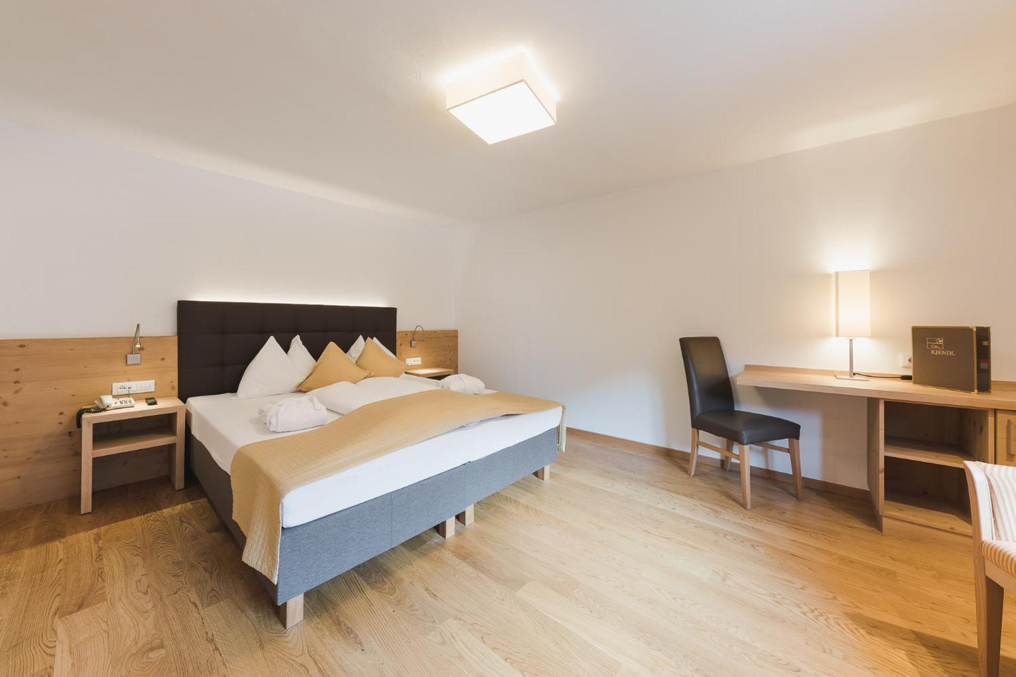 Hotel Kiendl Schenna Rum bild