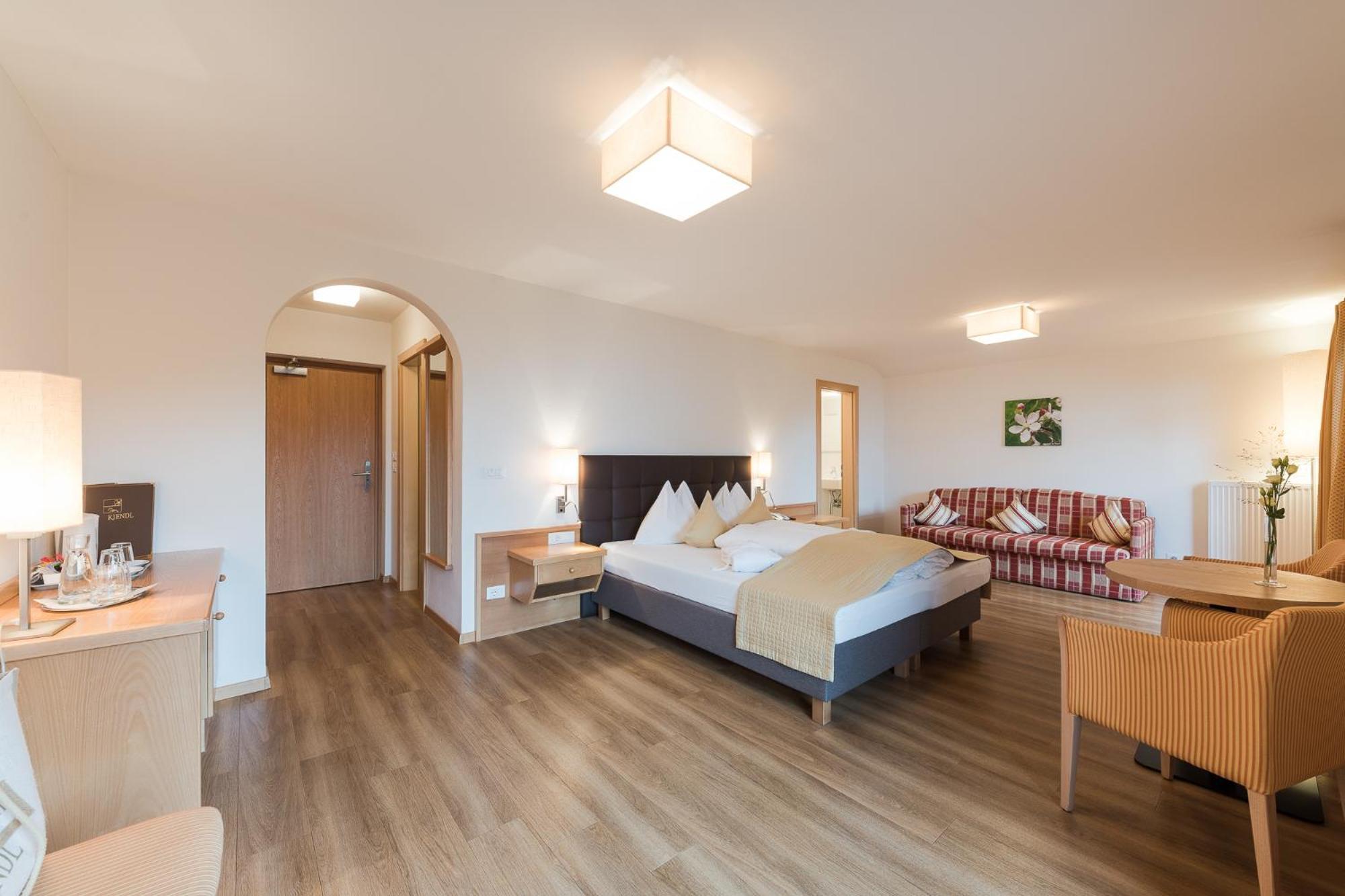 Hotel Kiendl Schenna Rum bild