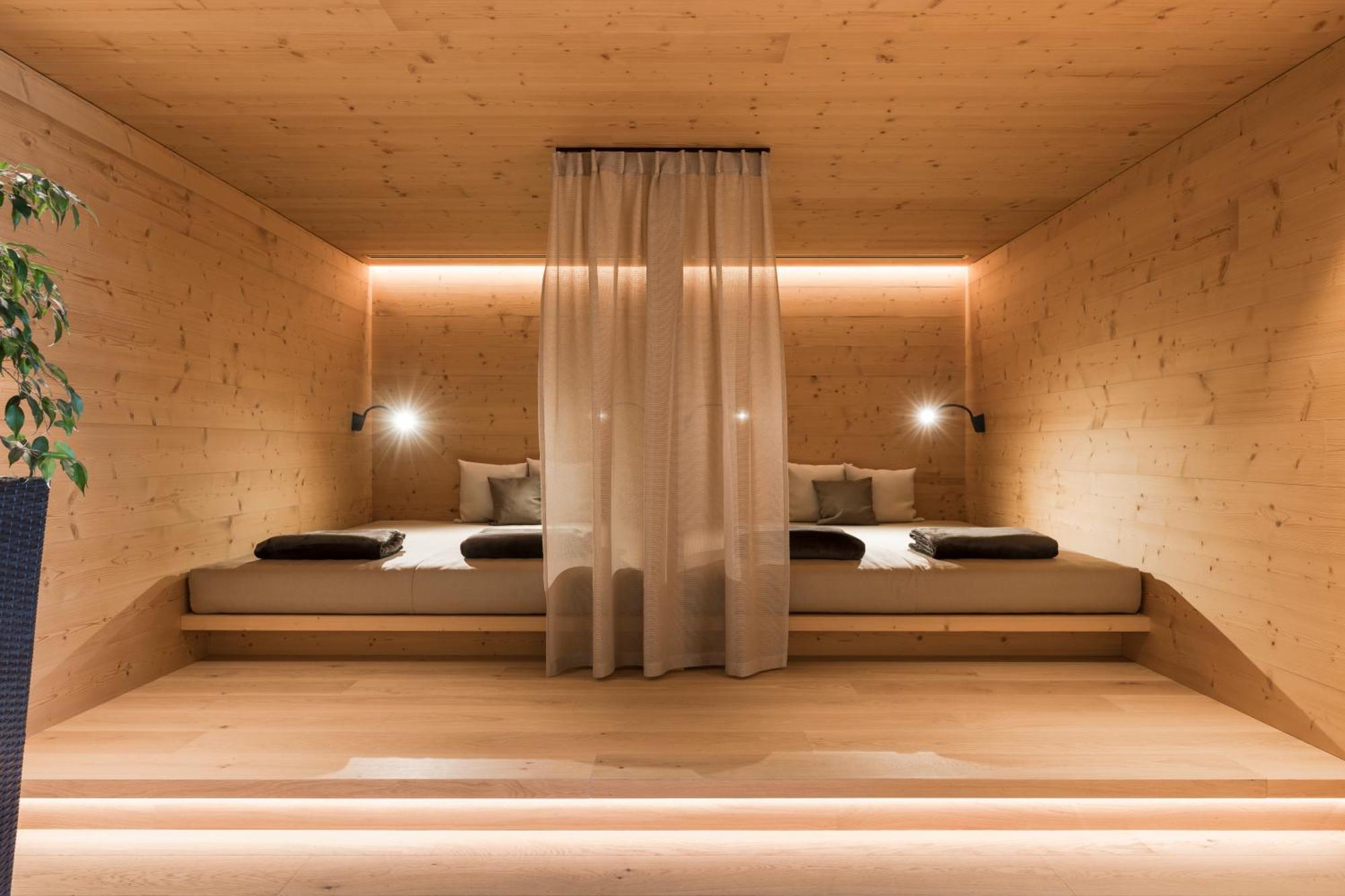 Hotel Kiendl Schenna Exteriör bild