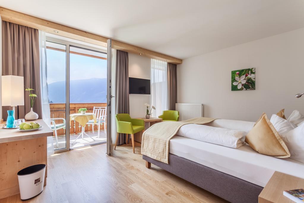 Hotel Kiendl Schenna Exteriör bild